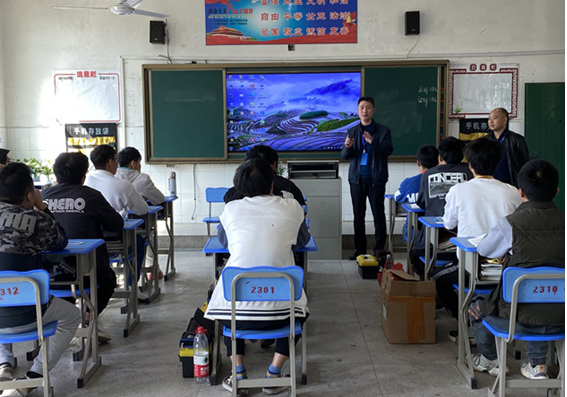 團委書記肖振衡一行到電氣工程學院調研團工作