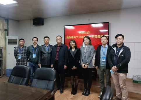 施耐德電氣(中國)有限公司回訪電氣工程學(xué)院 “碧播”實(shí)訓(xùn)室項(xiàng)目