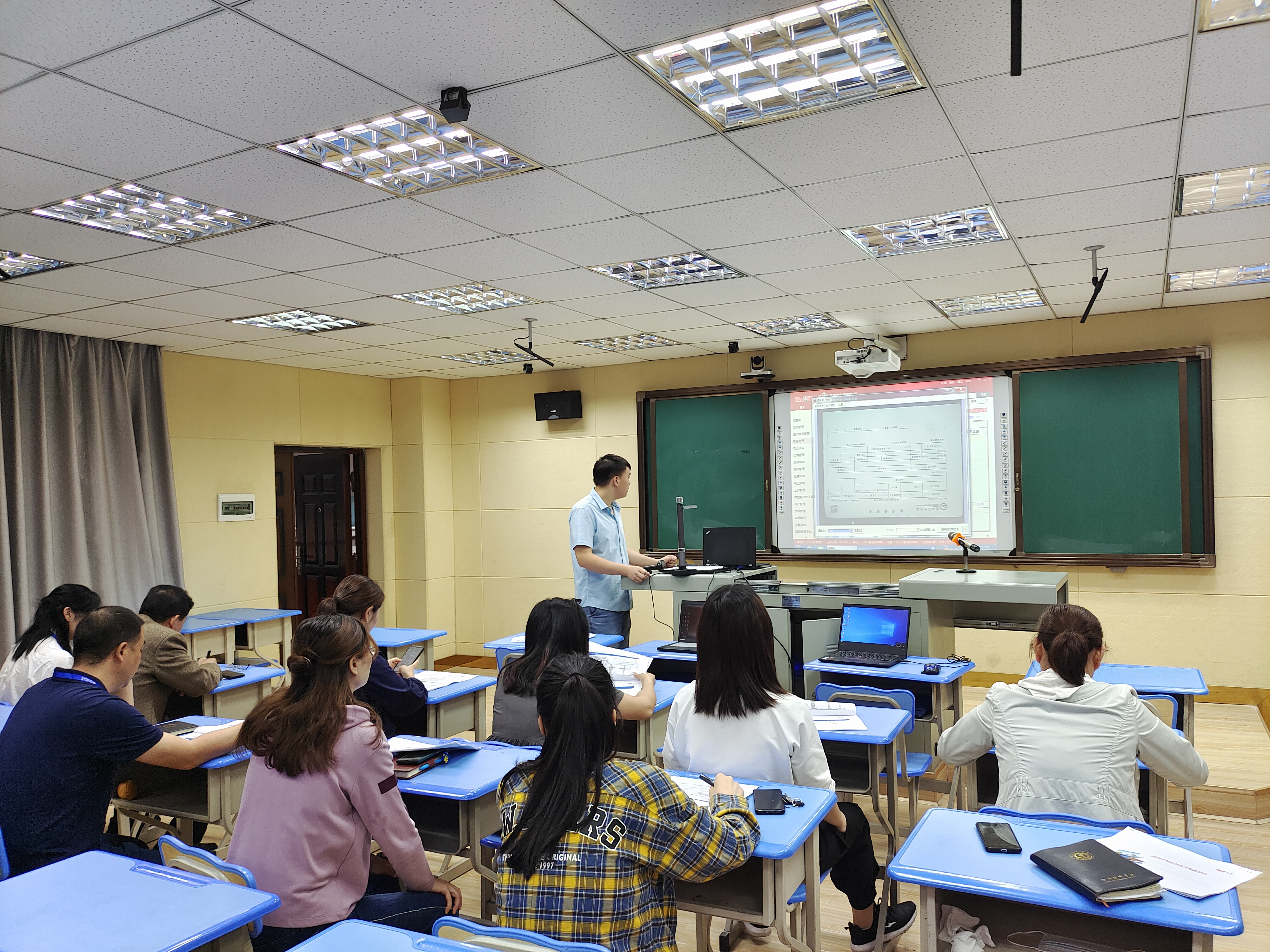 計劃財務(wù)處對財務(wù)人員開展財務(wù)內(nèi)控管理信息化平臺軟件操作培訓(xùn)