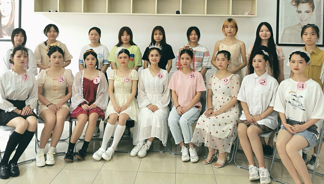 經貿系圓滿完成美發與形象設計專業技能抽查工作