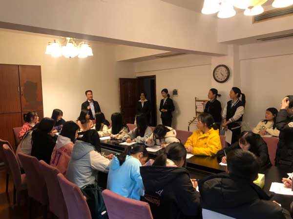 衡陽技師學院經貿系優秀學子赴蓉園實習