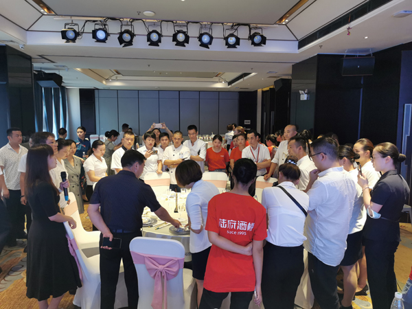 經(jīng)貿(mào)系聯(lián)合企業(yè)開展技能展示交流會(huì)