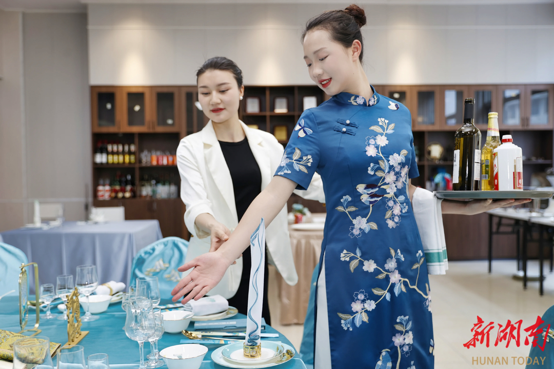 譚玉林老師：匠心筑夢，技能閃耀——記湖南第二屆職業(yè)技能大賽備賽之旅