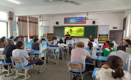 衡陽技師學(xué)院機(jī)械工程系召開 “您的相伴，我的成長”主題家長會(huì)