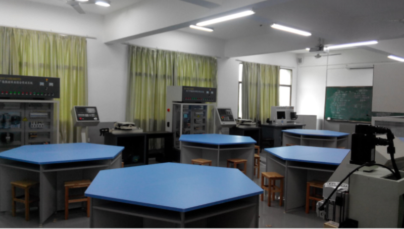 數(shù)控機(jī)床裝配與維修專(zhuān)業(yè)（初中起點(diǎn)，高技五年制）