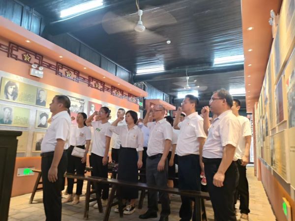 重溫黨史擔使命  接續奮斗建新功