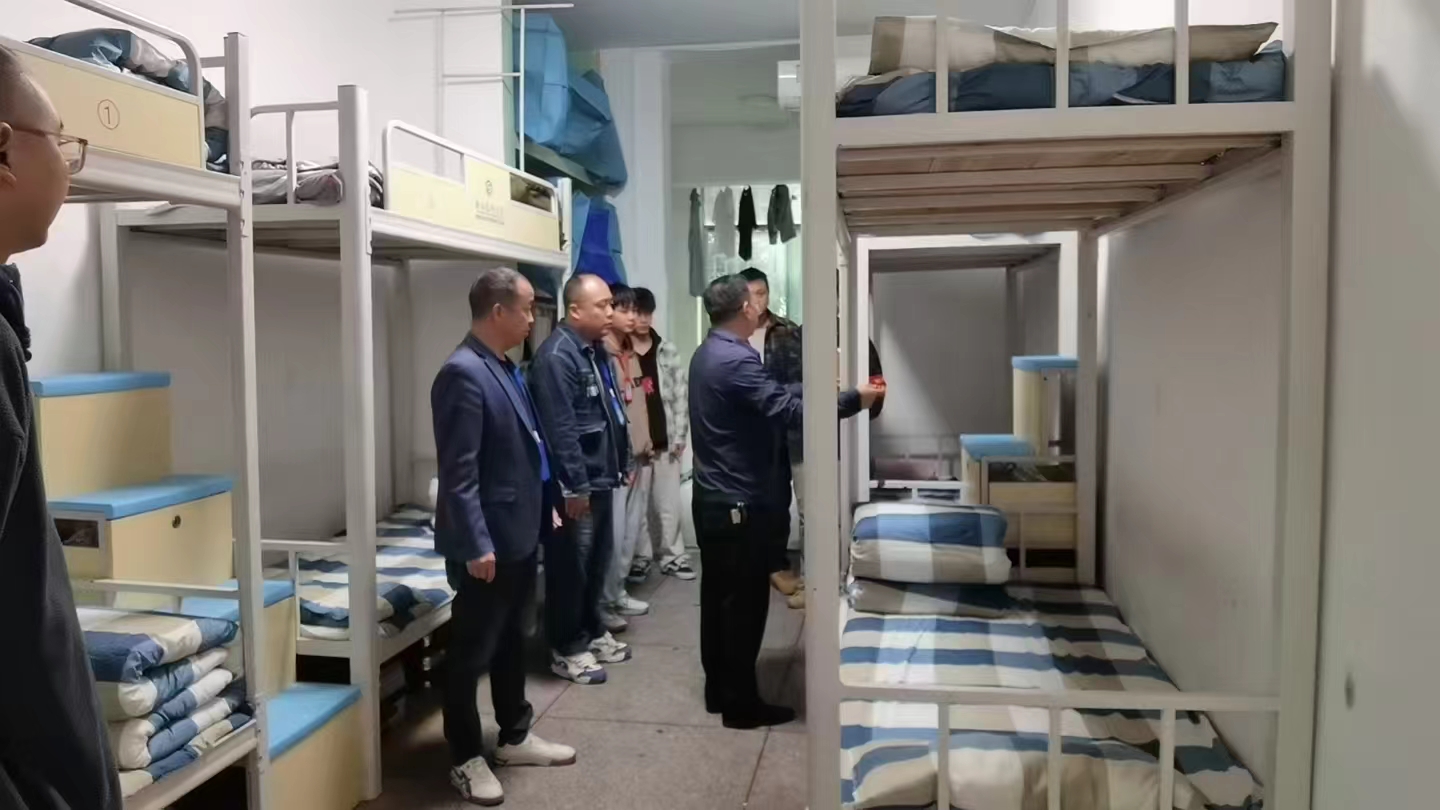  陳石義副院長深入我院指導工作，筑牢學生生活安全防線