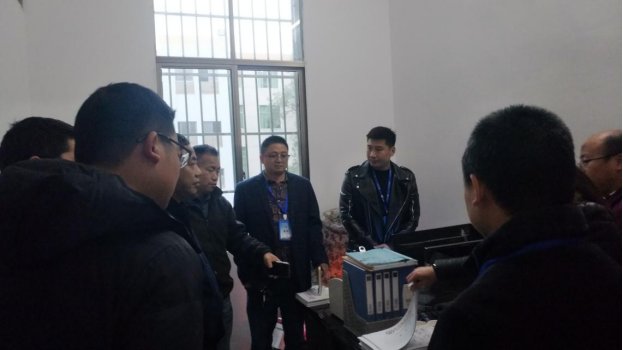 對照先進找差距,學習樣板促提高