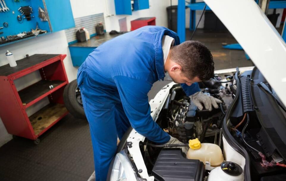 汽車維修專業(yè)介紹（技師0403-2；高技0403-3；中技0403-4）