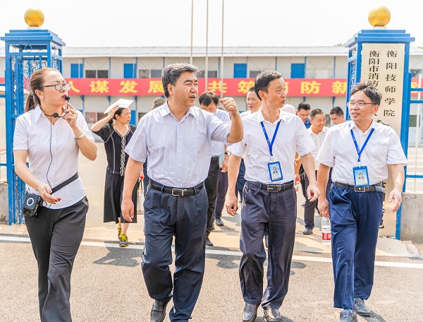 應(yīng)急部、人社部聯(lián)合調(diào)研督導(dǎo)組來(lái)衡陽(yáng)技師學(xué)院調(diào)研督導(dǎo)