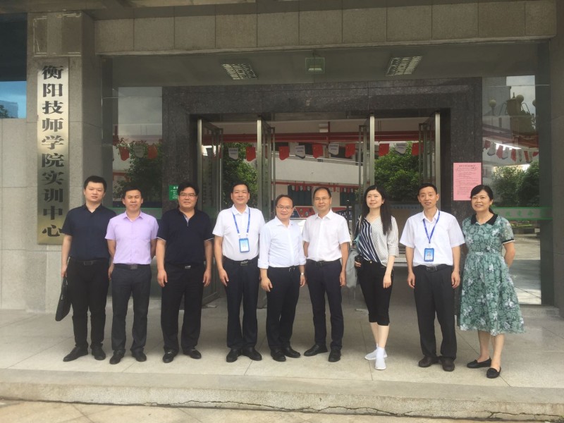 人社部國(guó)際合作司副司長(zhǎng)呂玉林一行蒞臨實(shí)訓(xùn)中心視察實(shí)訓(xùn)場(chǎng)地和實(shí)訓(xùn)教學(xué)情況