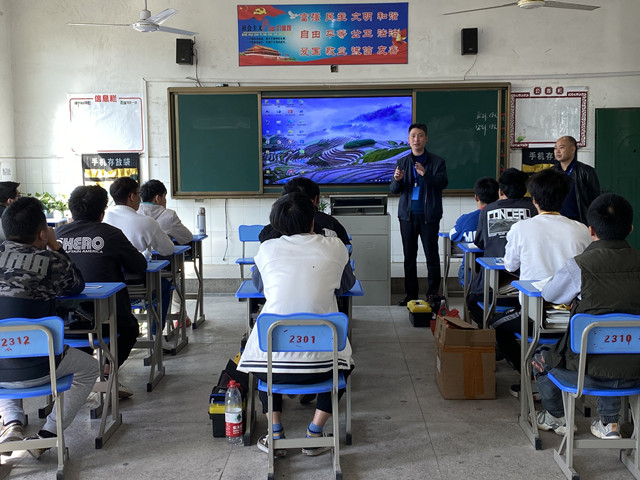 團(tuán)委書記肖振衡一行到電氣工程學(xué)院調(diào)研團(tuán)工作