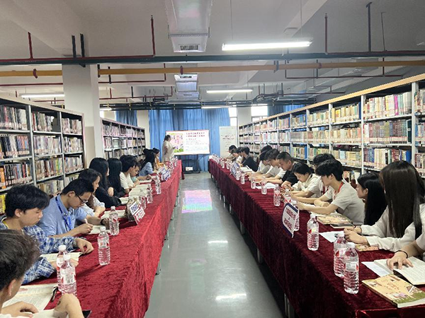 衡陽技師學院開展“家風、學風、校風”讀書分享活動