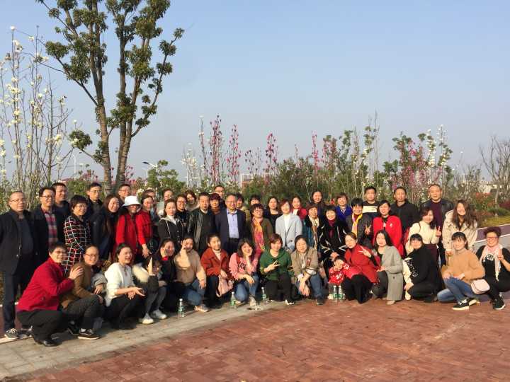 春風又綠蒸水岸  女神過節開生面(圖文)