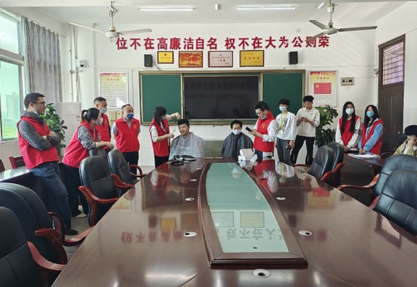 汽車工程系黨總支開展“暖心理發” 主題黨日活動