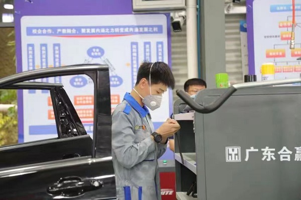 喜訊！衡陽技師學院在2022年全國職業院校技能大賽中職組車身修理賽項競賽中奪得二等獎