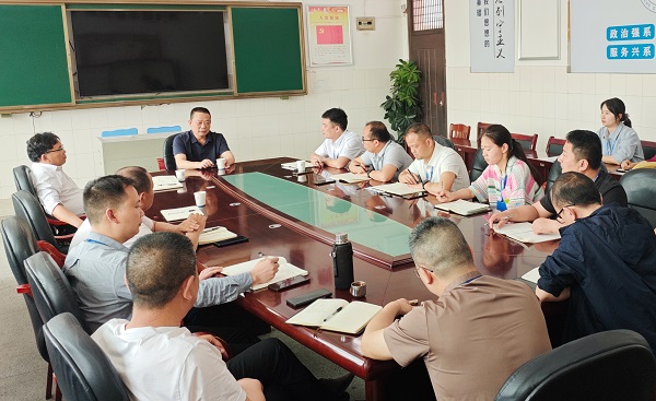 學院院長廖與飛調(diào)研交通工程學院