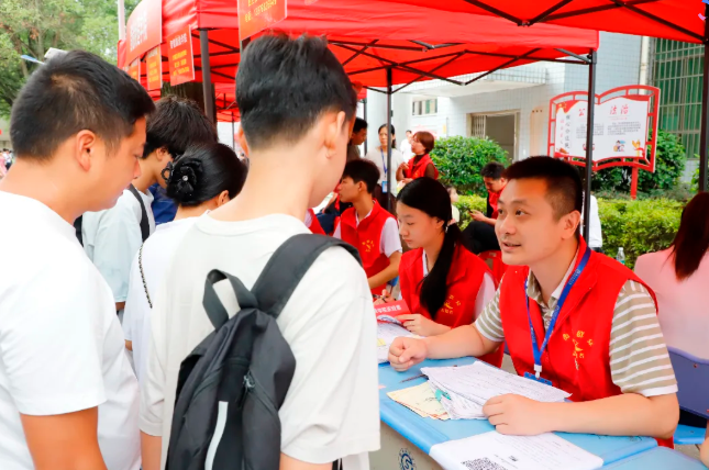 迎新季 | 點(diǎn)亮匠心，助力夢想！2025級班主任已就位！