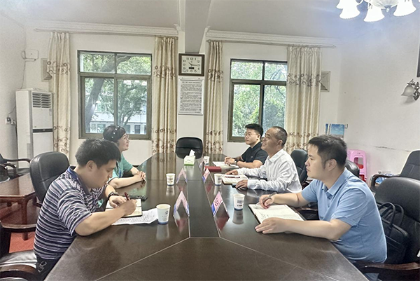 衡陽市政協(xié)副主席葉玉泉一行蒞臨學(xué)院開展交流座談