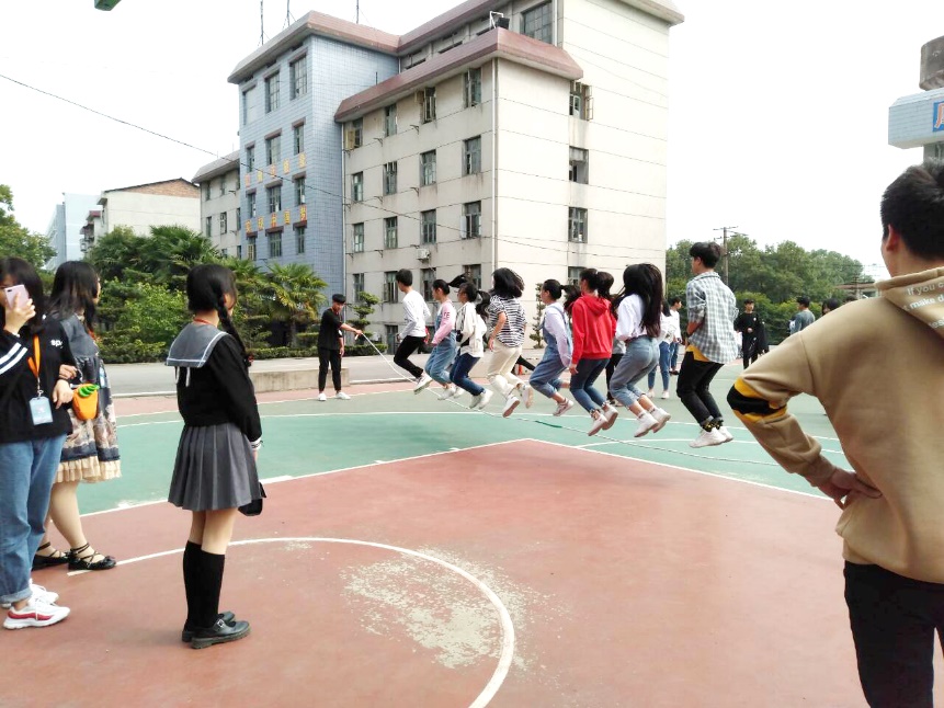 信息與生物技術系舉行跳繩比賽活動
